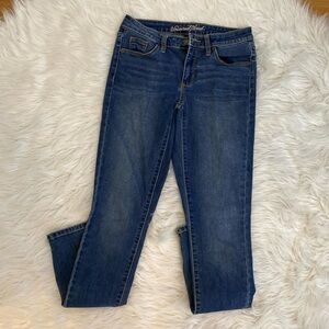 28” Waist Skinny Jeans
